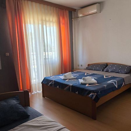 Hotel Ariston Струга Экстерьер фото