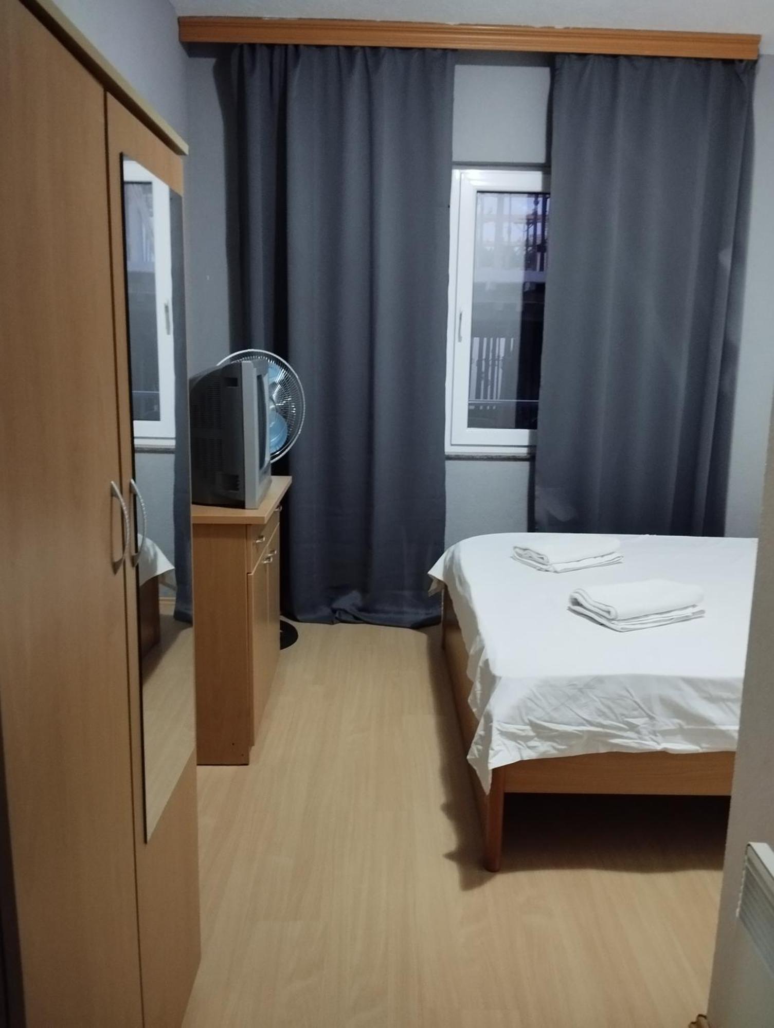 Hotel Ariston Струга Экстерьер фото