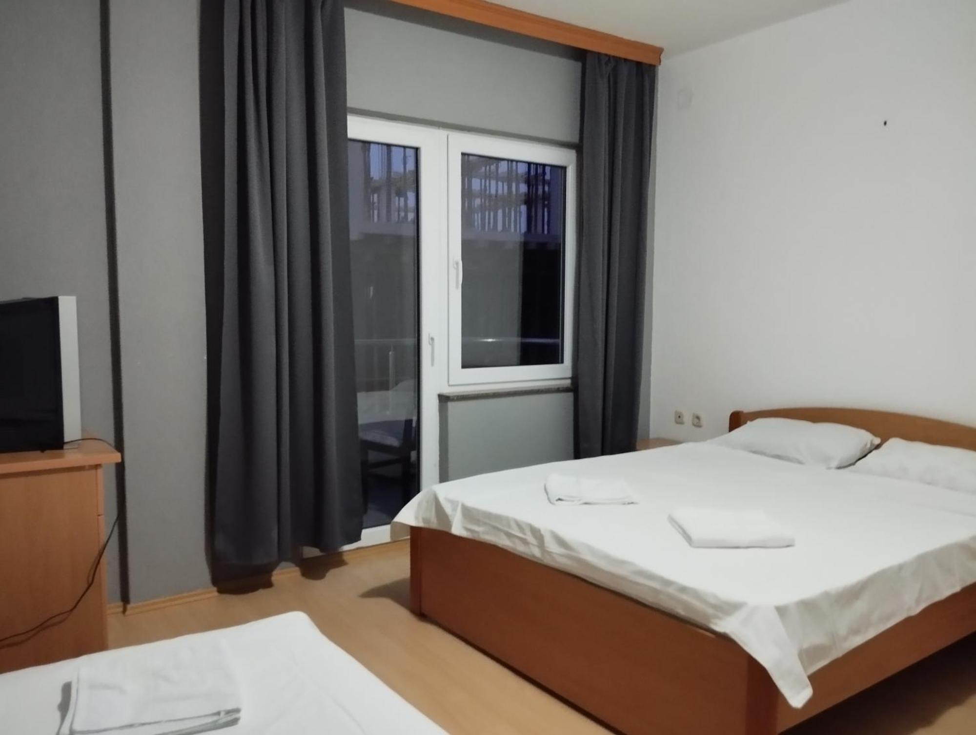 Hotel Ariston Струга Экстерьер фото