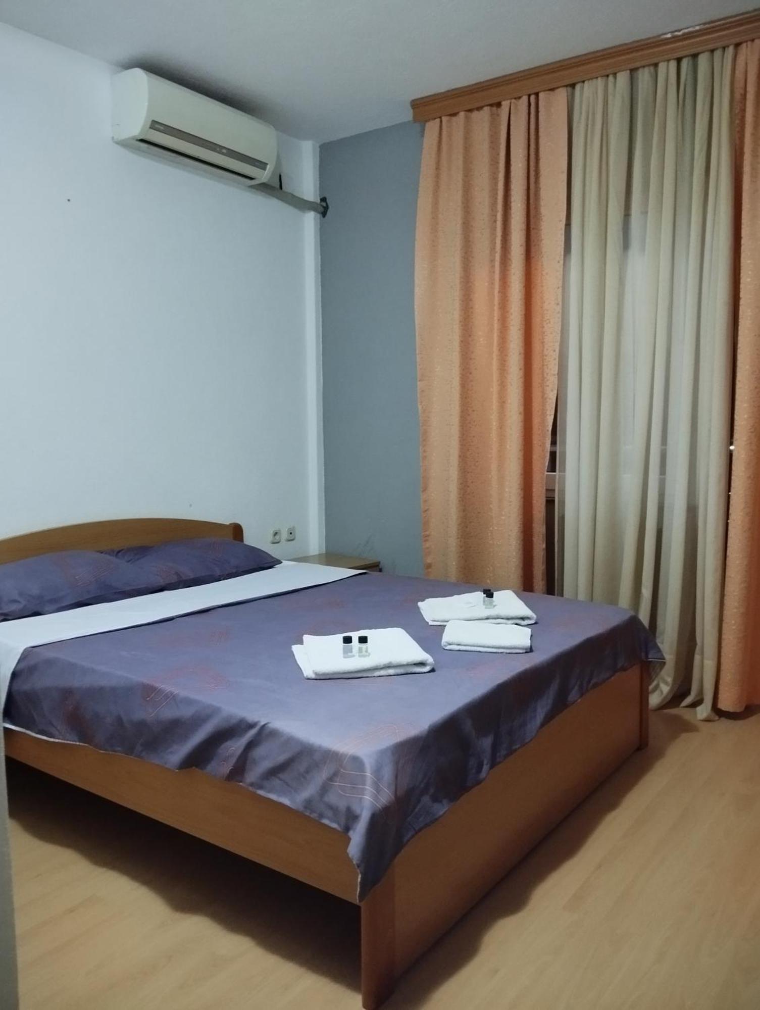 Hotel Ariston Струга Экстерьер фото