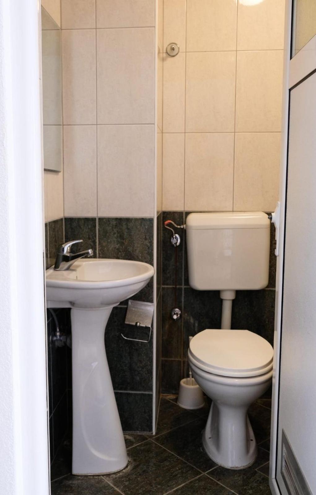 Hotel Ariston Струга Экстерьер фото