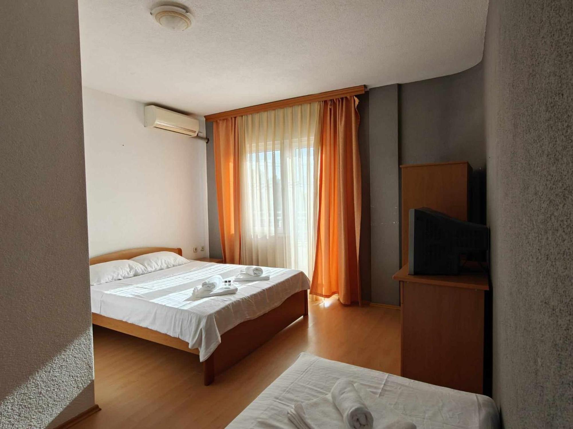 Hotel Ariston Струга Экстерьер фото
