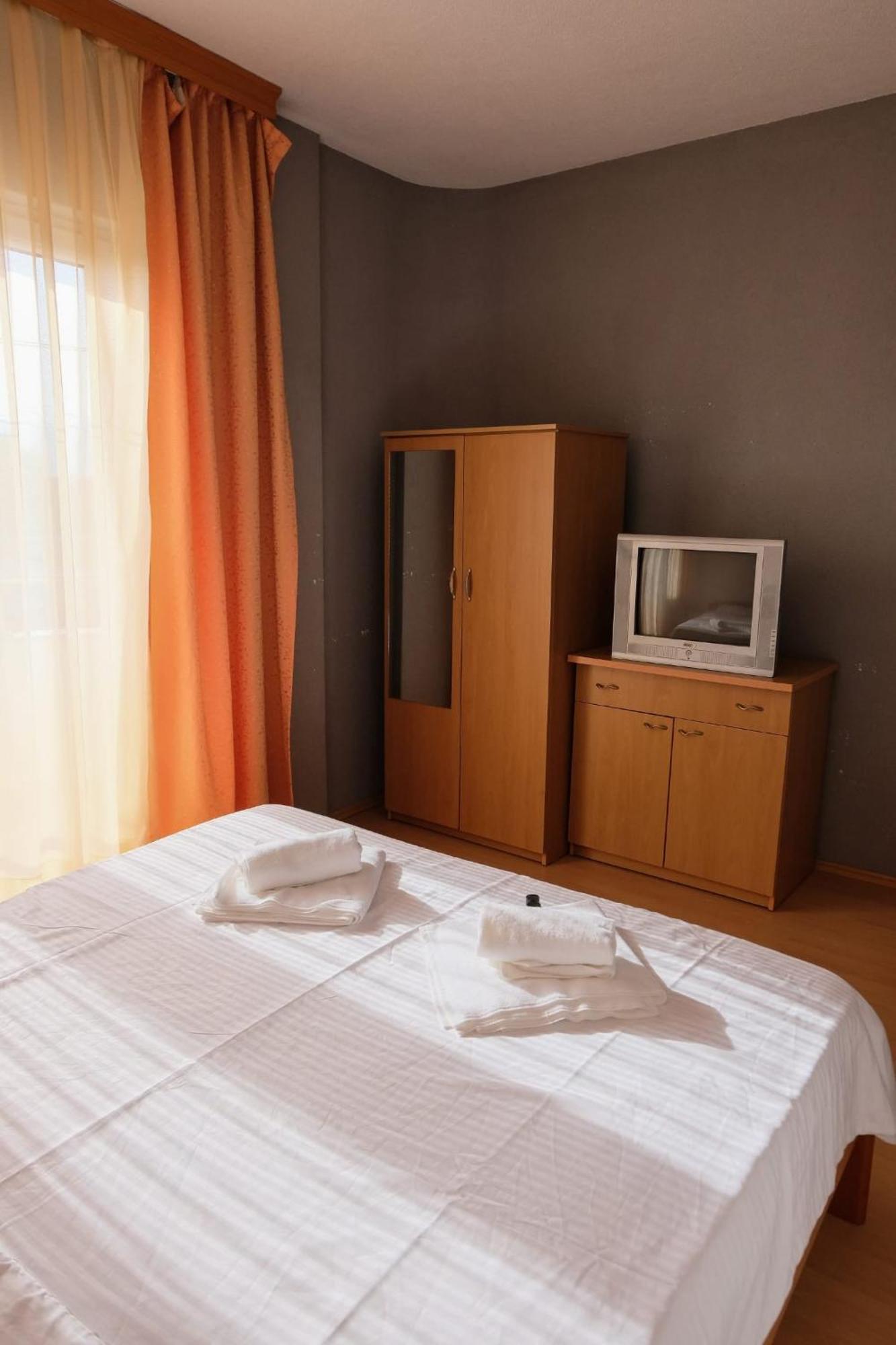 Hotel Ariston Струга Экстерьер фото