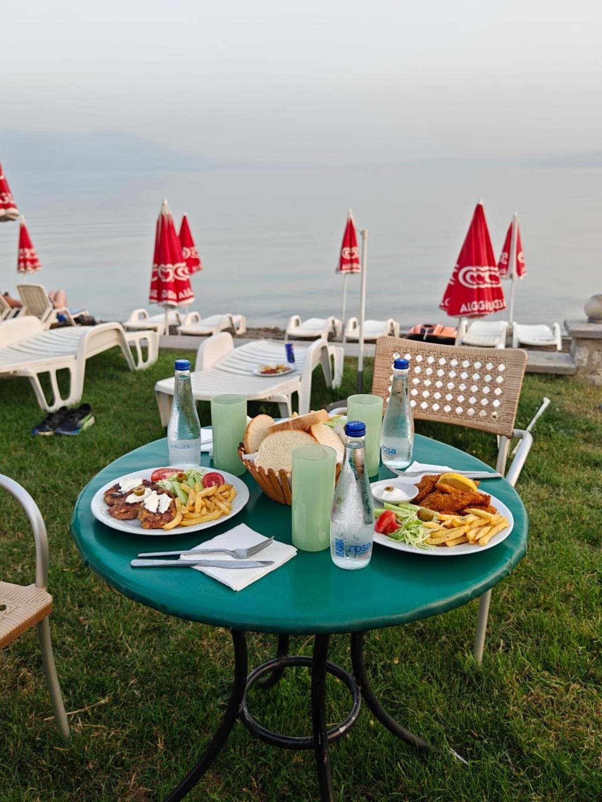Hotel Ariston Струга Экстерьер фото