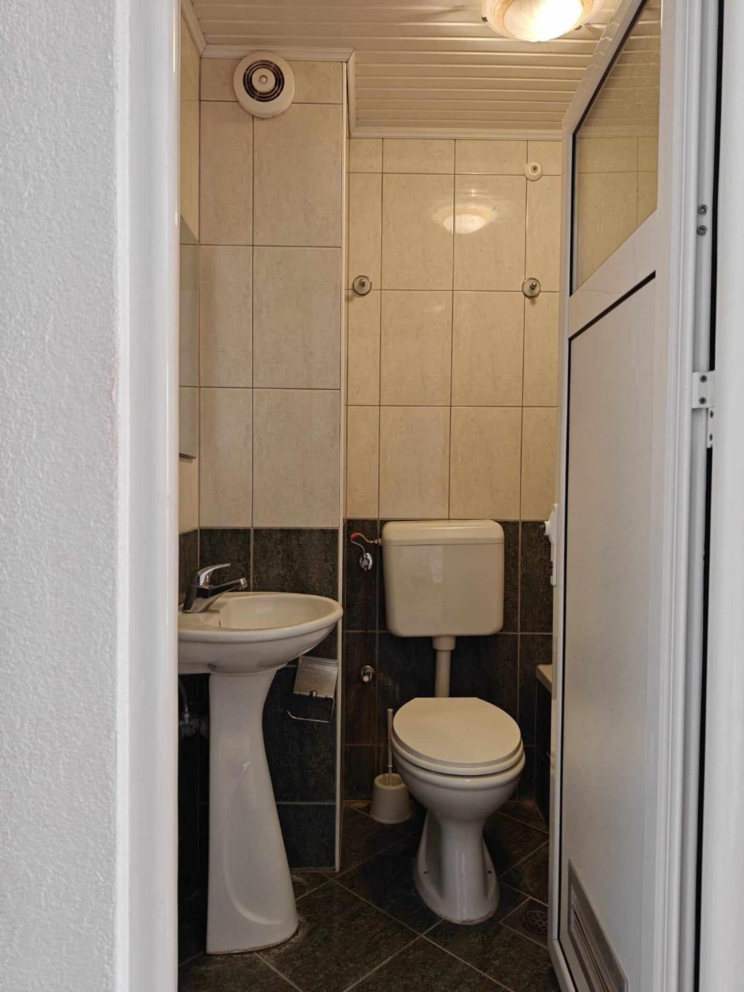 Hotel Ariston Струга Экстерьер фото