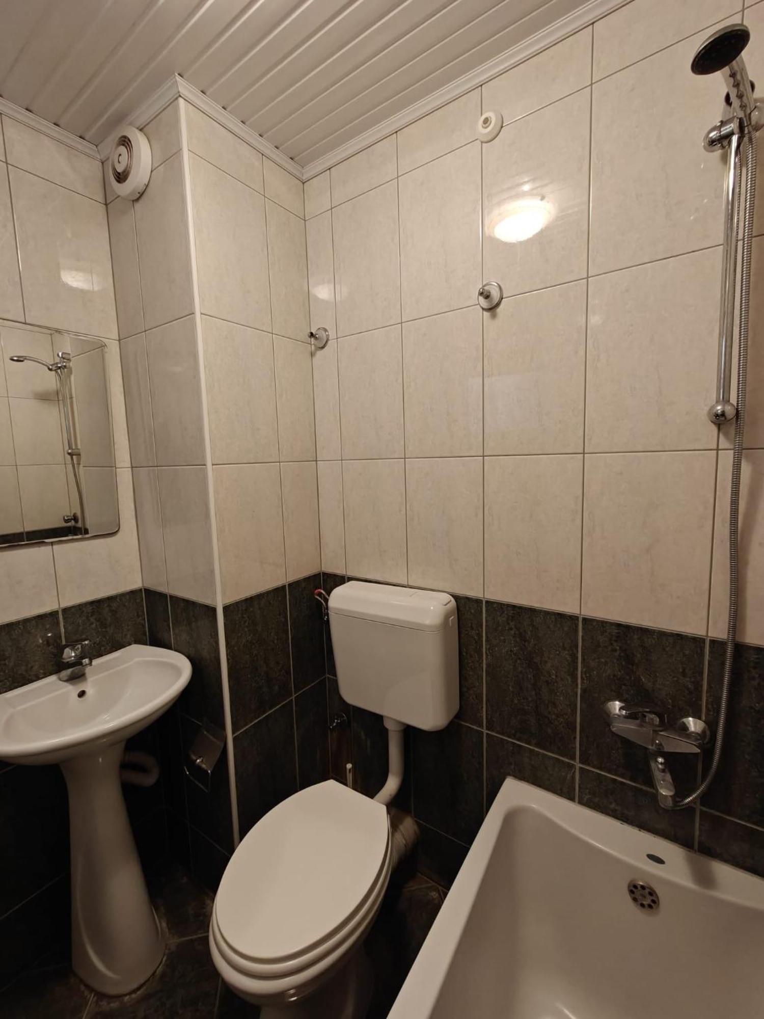 Hotel Ariston Струга Экстерьер фото