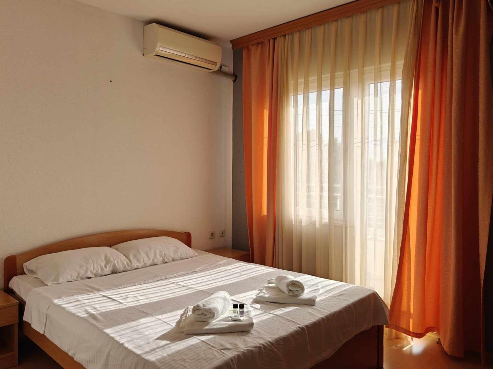 Hotel Ariston Струга Экстерьер фото